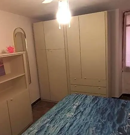 The Rocks A Stones Throw Away Apartmán